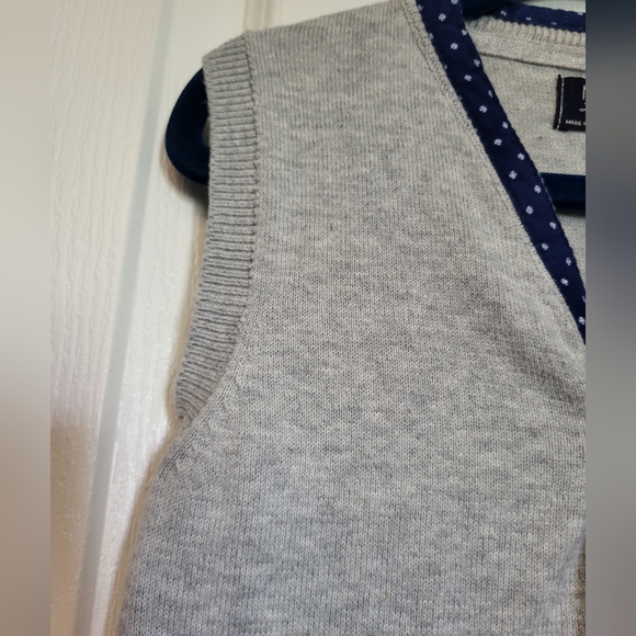 Boys Beautifully Made Button Down Sweater Vest by Mayoral Size 3 - Picture 6 of 8